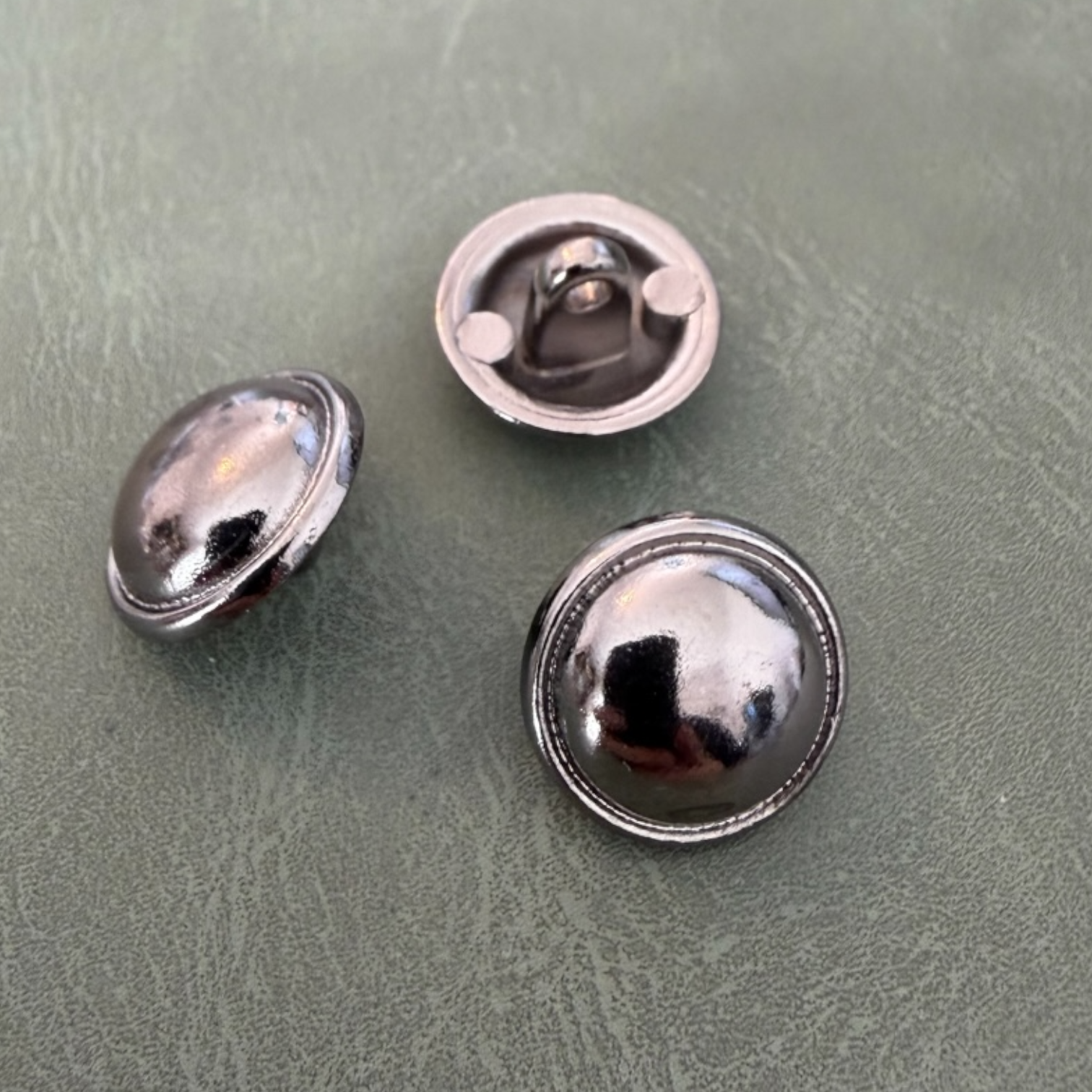 Метално копче Е-2275 Gun Metal 15 мм – Гъбовидна форма, Копче с краче (Shank), Луксозен дизайн Копчета