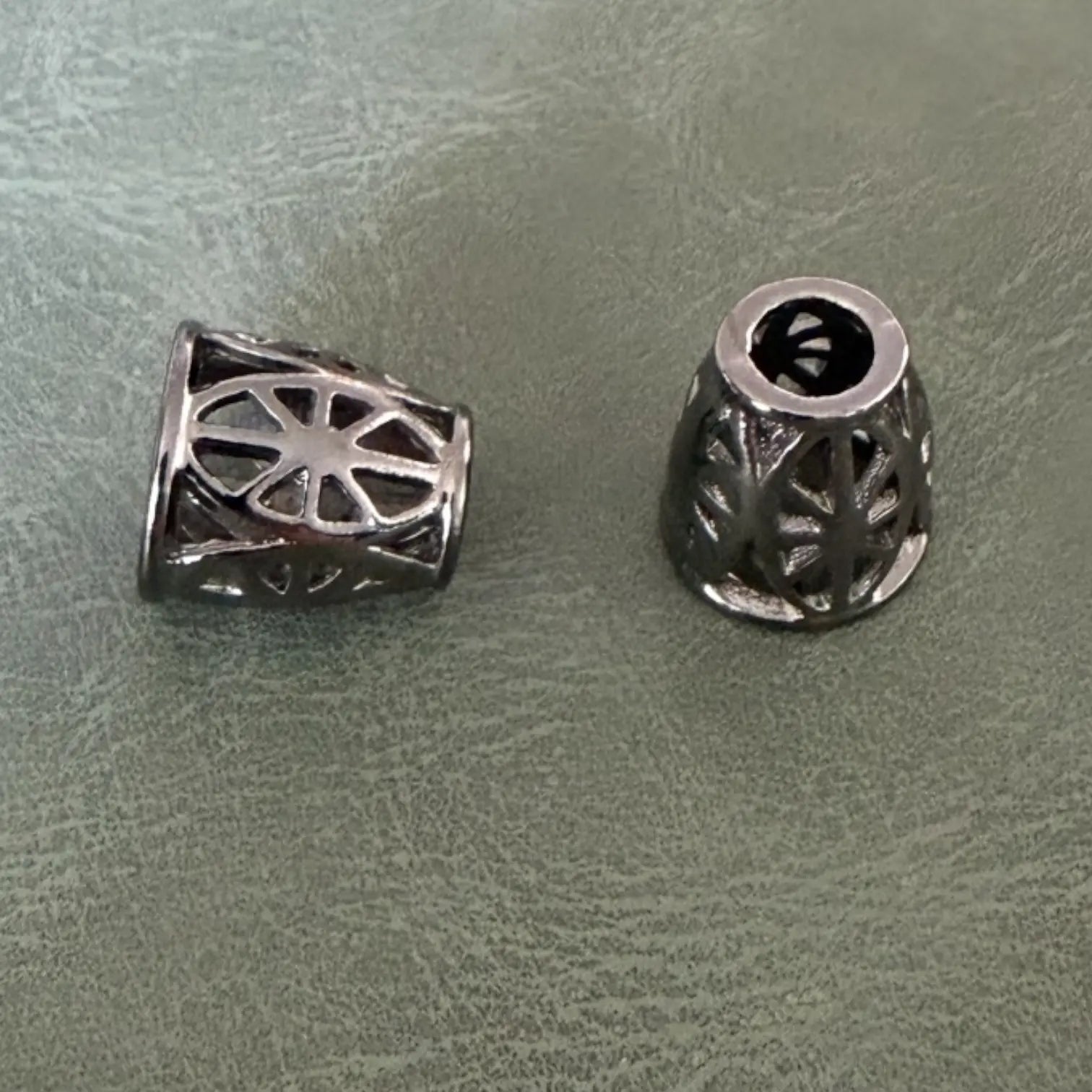 Метални накрайници Е-1024 Gun Metal 14 мм – Луксозни накрайници за шнурове и ластици Аксесоари