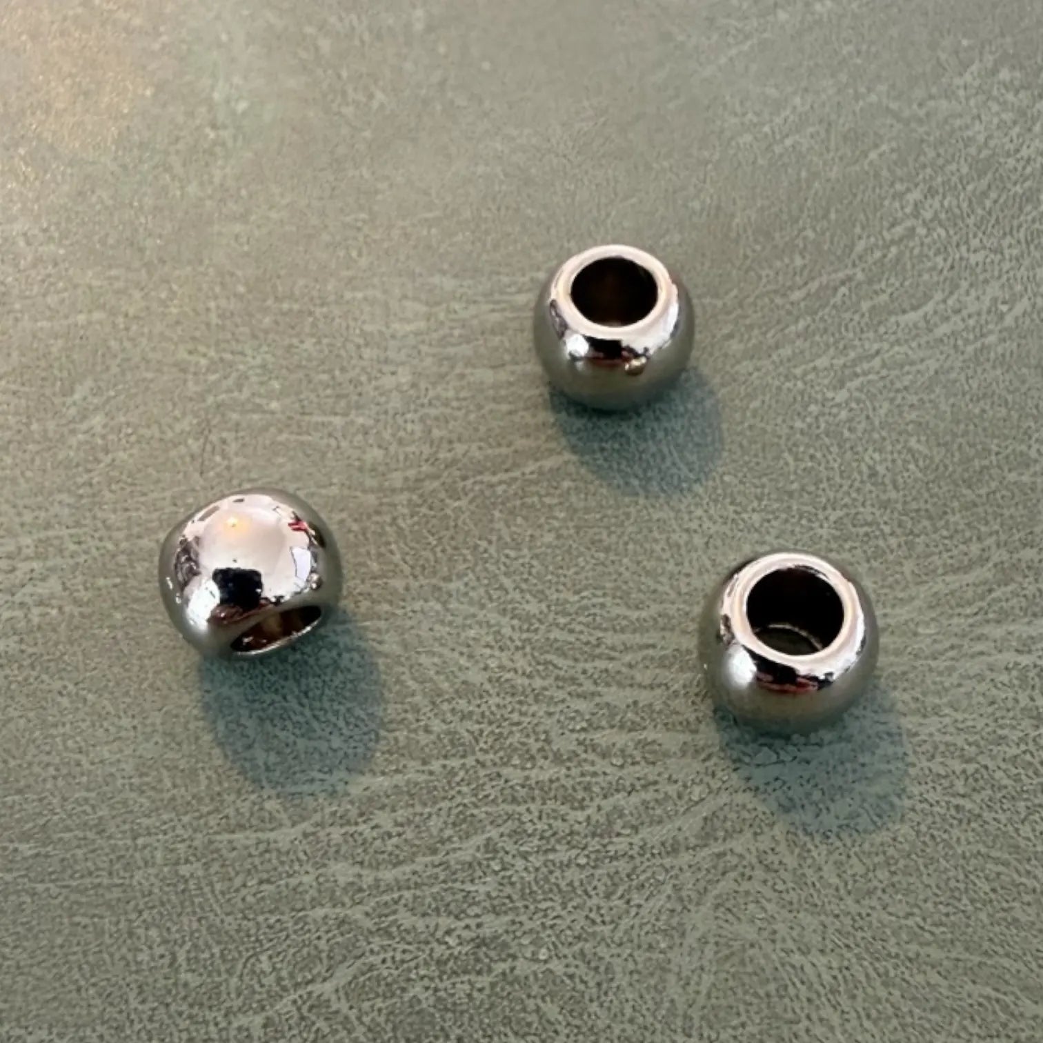 Метален накрайник Е-2058 Никел 0.4 см – Кръгъл модел, Дизайнерски Аксесоари