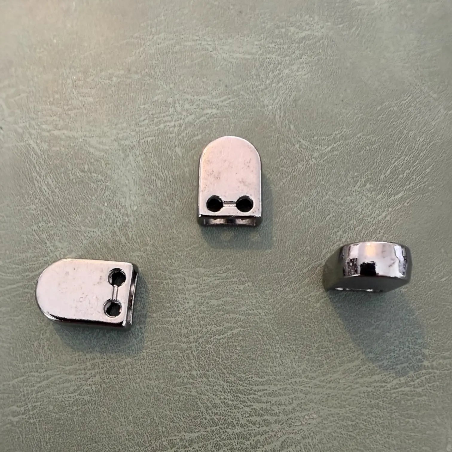 Метален накрайник Е-2279 Gun Metal 1.5 см – Правоъгълен пришивен модел, Дизайнерски Аксесоари