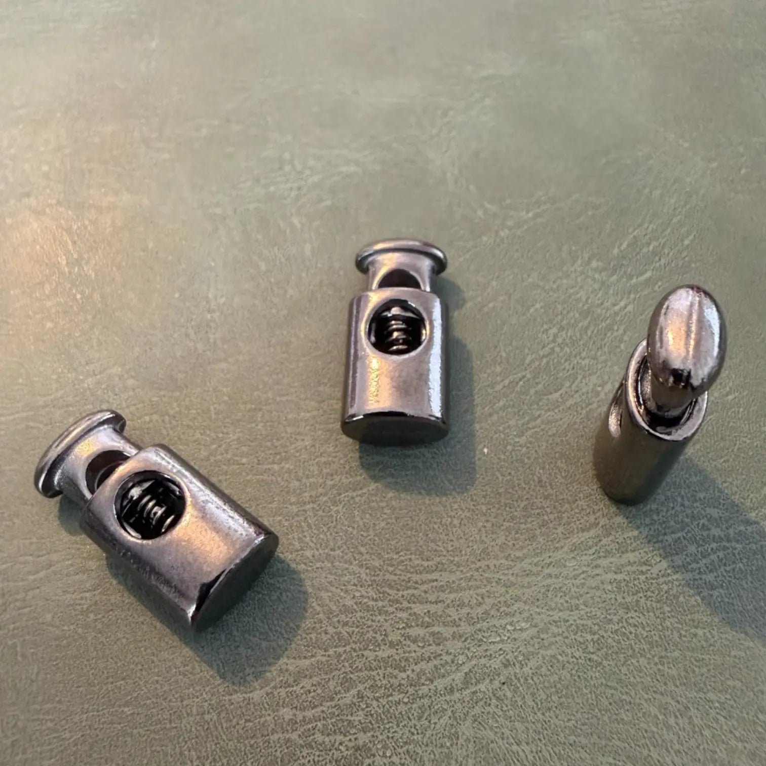 Метален стопер Е-299 Gun Metal 2 см – Един отвор, Елипсов модел Аксесоари