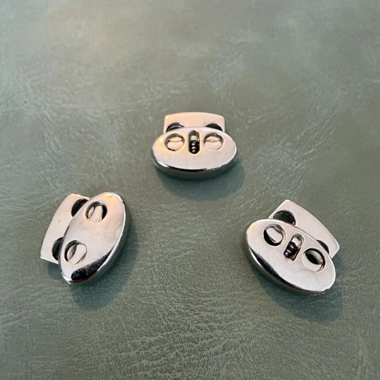 Метален стопер Е-694 Никел 2 см – Двоен отвор, Елипсово-прав модел Аксесоари