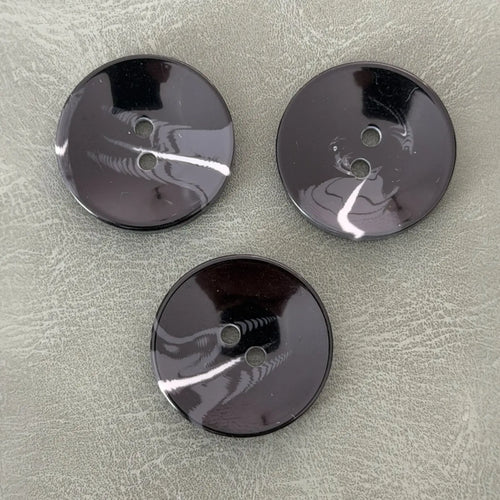 PB-291 COL 1 Черно лъскаво полиестерно копче с 2 дупки (15–28 мм) - Копчета България