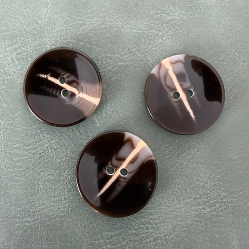 PB-291 COL 2 Кафяво лъскаво полиестерно копче с 2 дупки (15–28 мм) - Копчета България