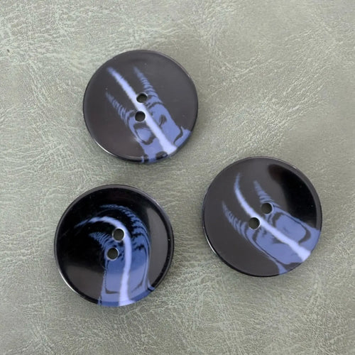 PB-291 COL 3 Тъмносиньо лъскаво полиестерно копче с 2 дупки (15–28 мм) - Копчета България