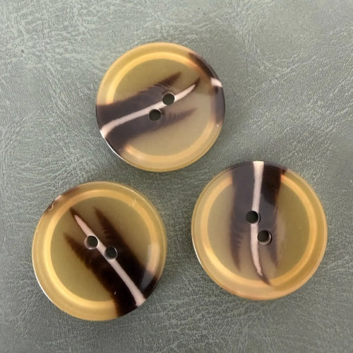 PB-291 COL 5 Светлокафяво лъскаво полиестерно копче с 2 дупки (15–28 мм) - Копчета България