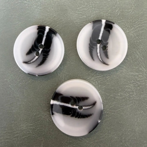 PB-291 COL 6 Екрю лъскаво полиестерно копче с 2 дупки (15–28 мм) - Копчета България