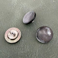 SHELL 08 SMOKE / GRAY – Луксозни седефени копчета Trocas със столче (shank), дизайнерски за мъжки и дамски дрехи Копчета